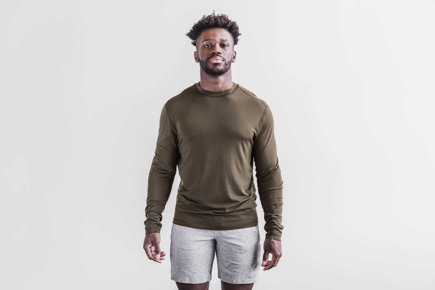 Nobull Blended Merino Wool Long Sleeve Tee Tanks & Tees Army Green | 1240-RTVWM