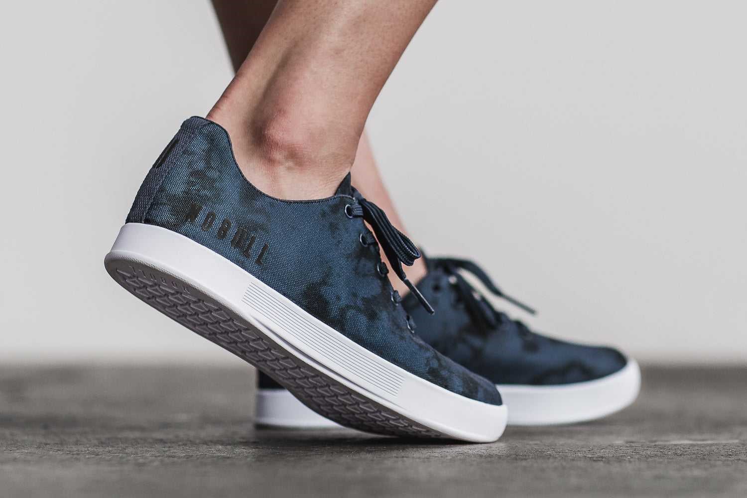 Nobull Canvas Trainer Canvas Navy Tie-Dye | 3645-TZBVL