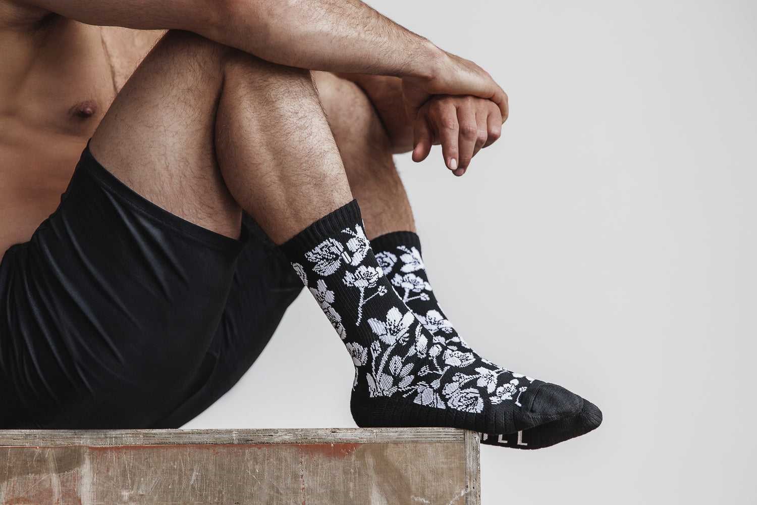 Nobull Crew Sock (Cherry Blossom) Socks Black Cherry Blossom | 3945-AQIDB