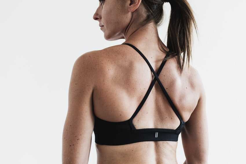 Nobull High-Neck Sports Bra (Matte) Sports Bras Black Matte | 7081-JUMLN