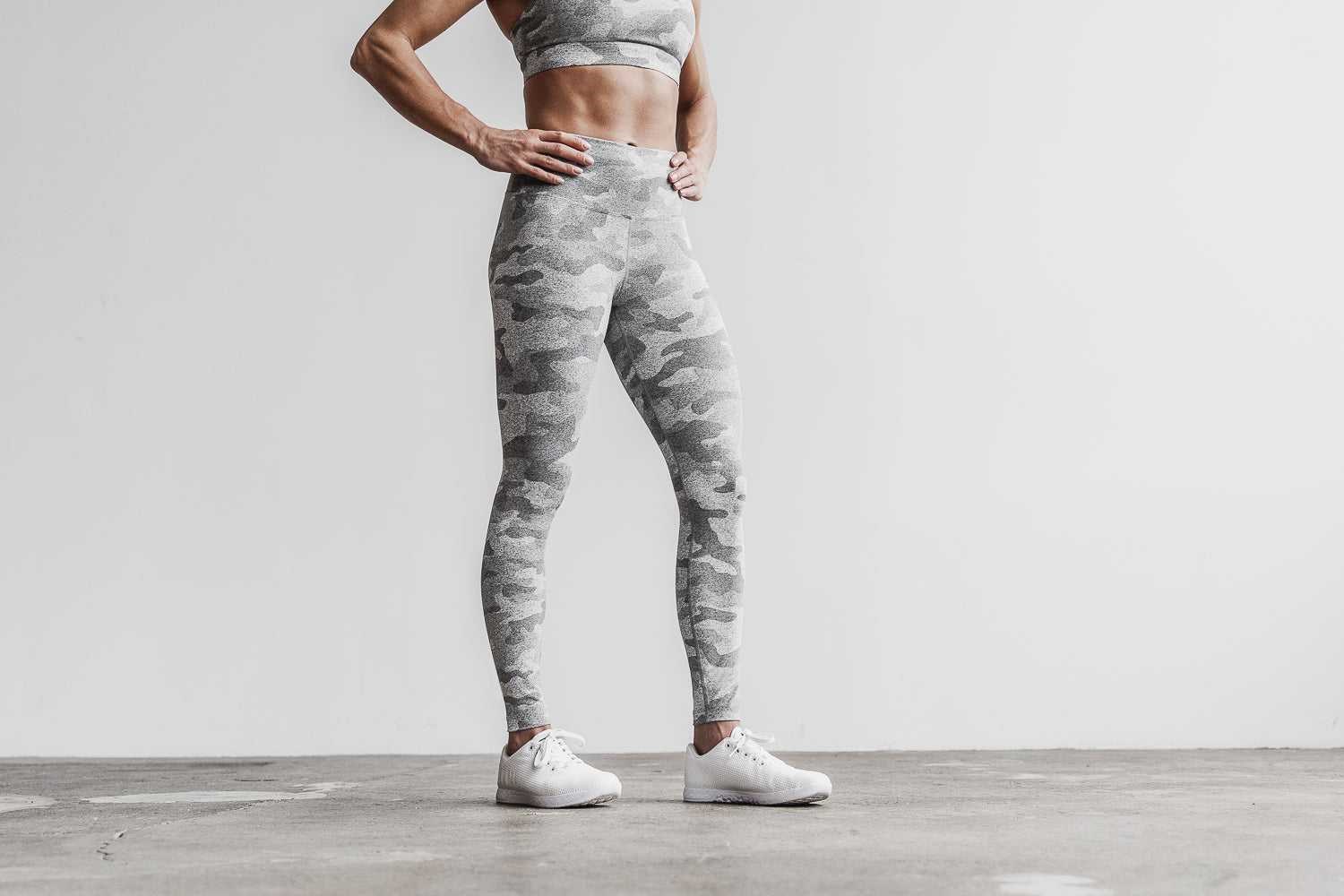 Nobull High-Rise Tight (Camo) Bottoms White Camo | 7529-RUBJY