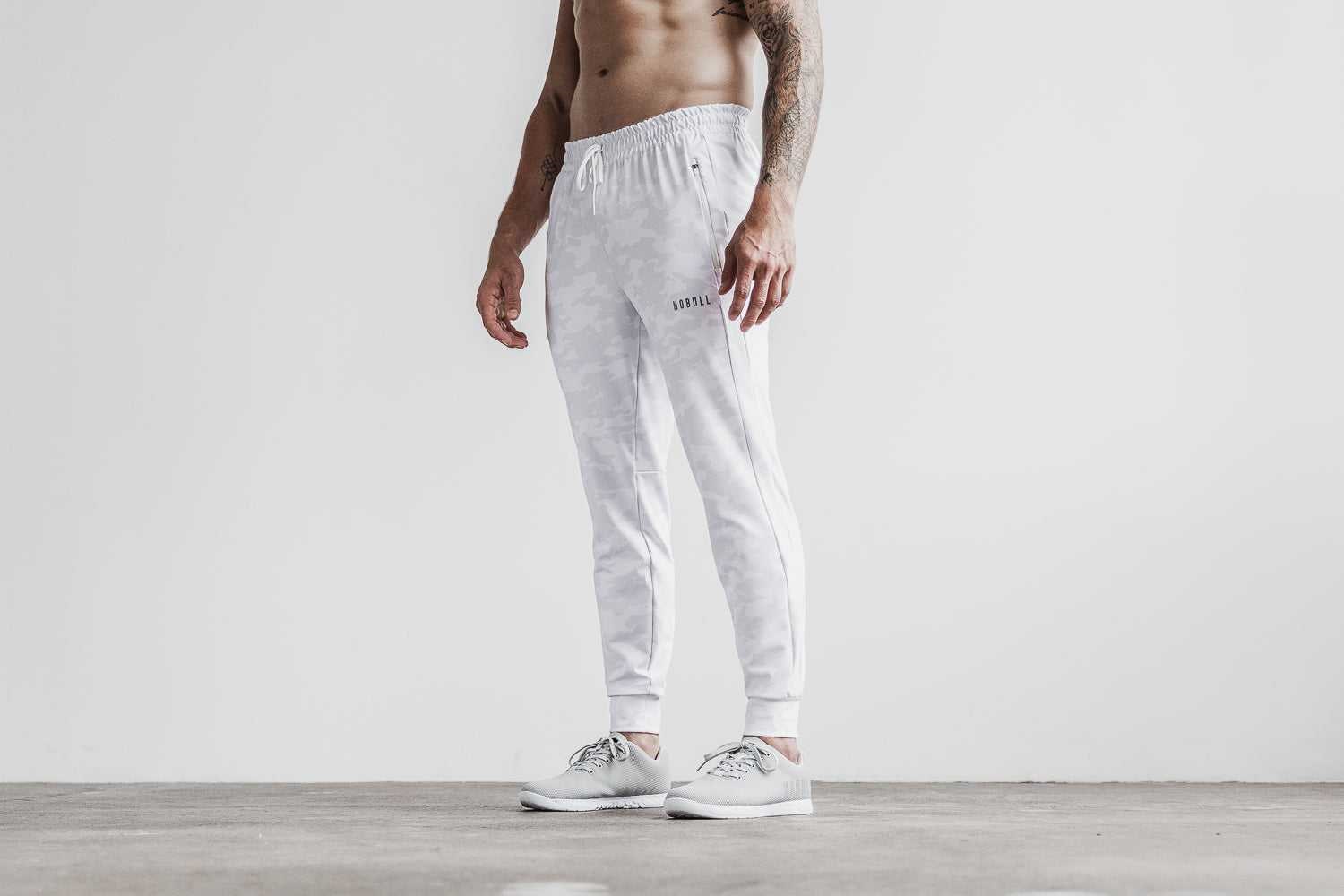 Nobull Jogger (Camo) Bottoms White Camo | 3195-EKQAU