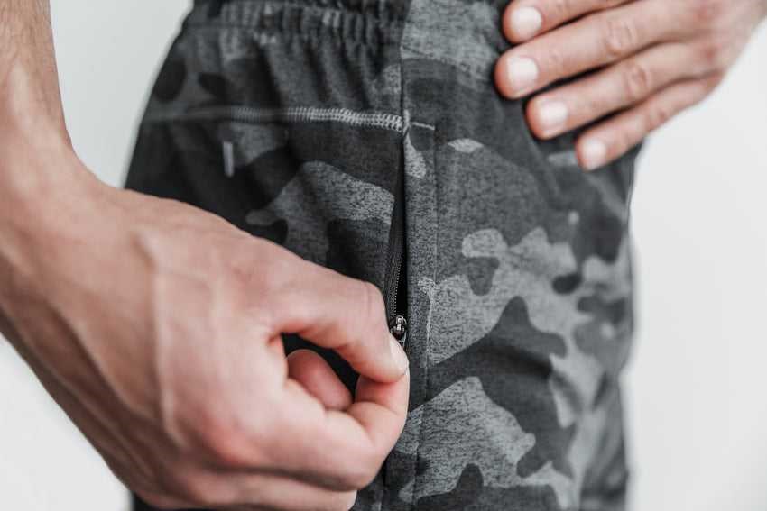 Nobull Lightweight Knit Short 7 inches (Camo) Bottoms Carbon Camo | 2438-AKDPC