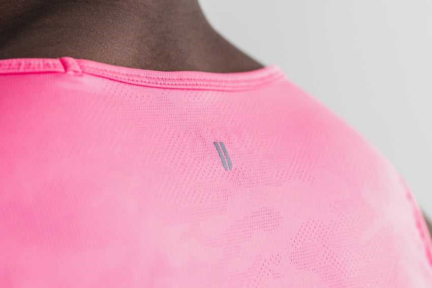 Nobull Lightweight Textured Tank (Neon Camo) Tanks & Tees Neon Pink Camo | 0649-LUVYR