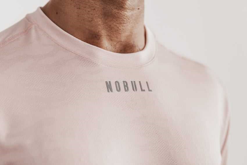 Nobull Lightweight Textured Tee (Camo) Tanks & Tees Dusty Rose Camo | 4786-YLVMF