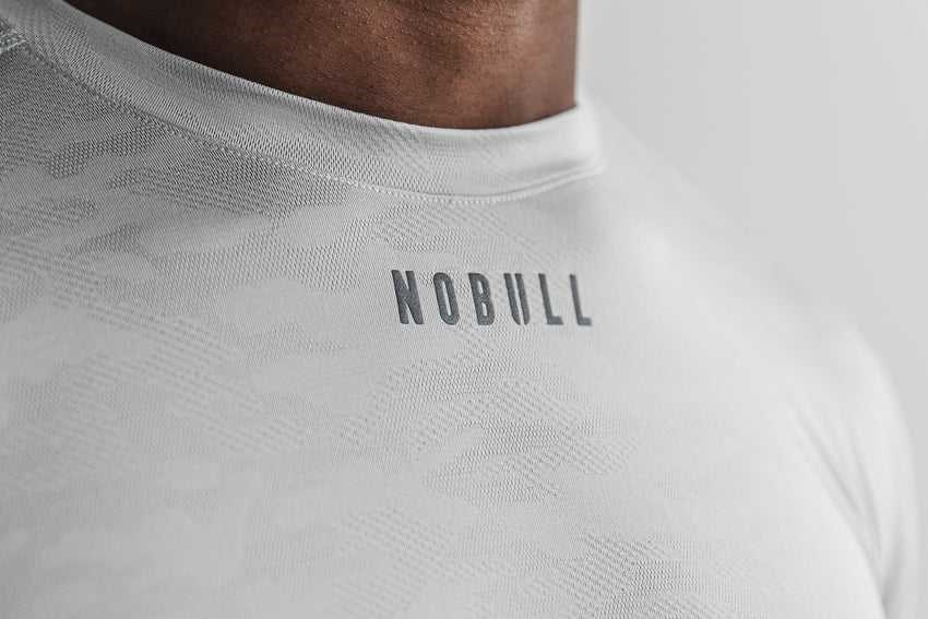 Nobull Lightweight Textured Tee (Camo) Tanks & Tees Frost Camo | 5109-ASCJX