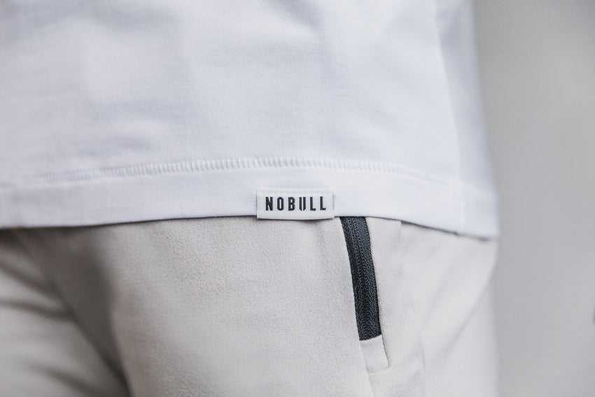 Nobull Lightweight V-Neck Tee Tanks & Tees White | 9075-JCNVP