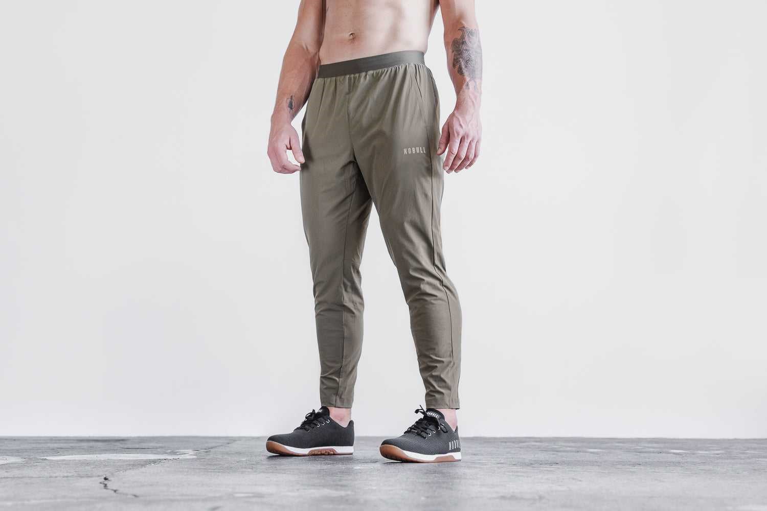 Nobull Lightweight Woven Track Pant Bottoms Army Green | 3045-LQRFZ