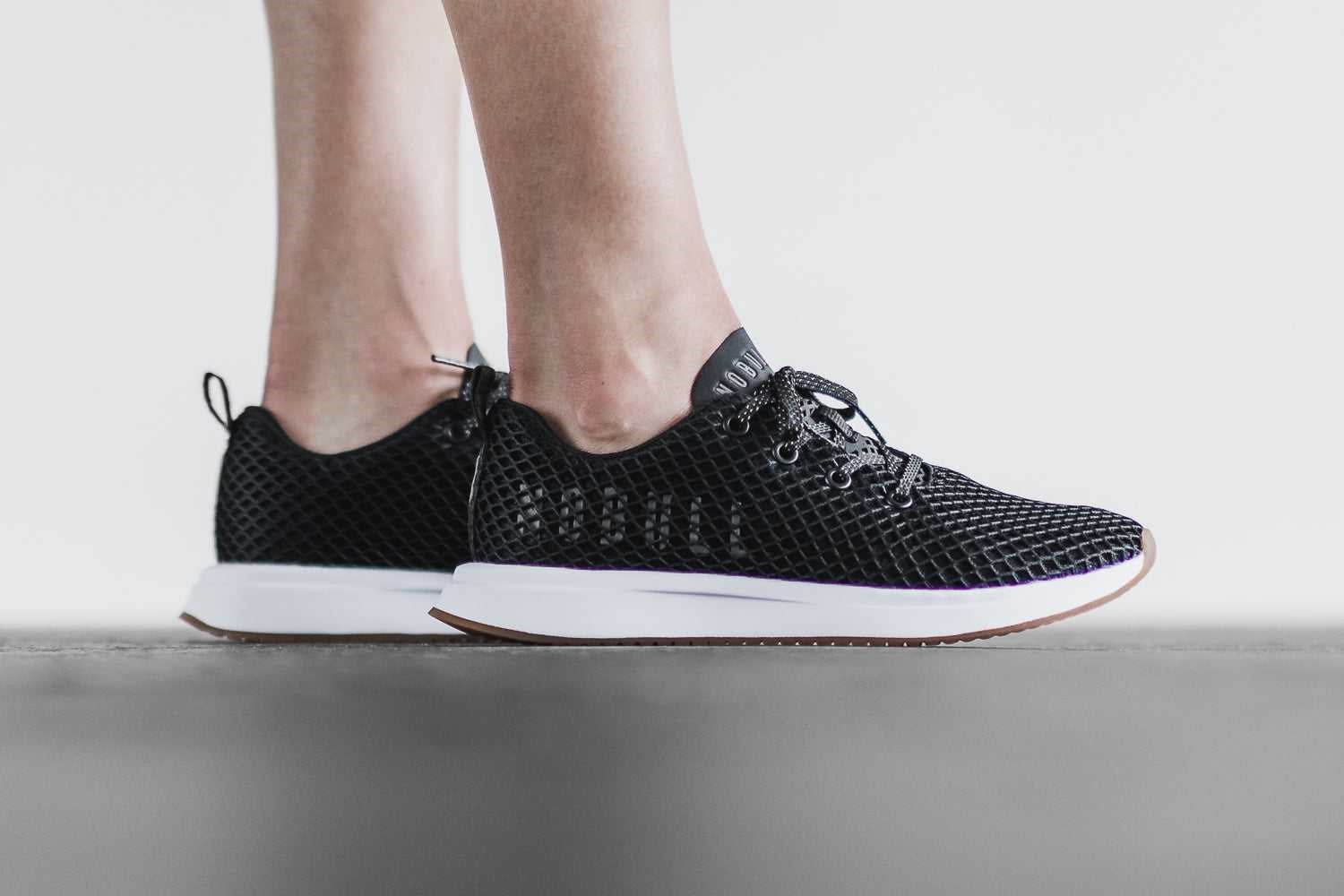 Nobull Mesh Runner Mesh Black White | 8420-TZHYP