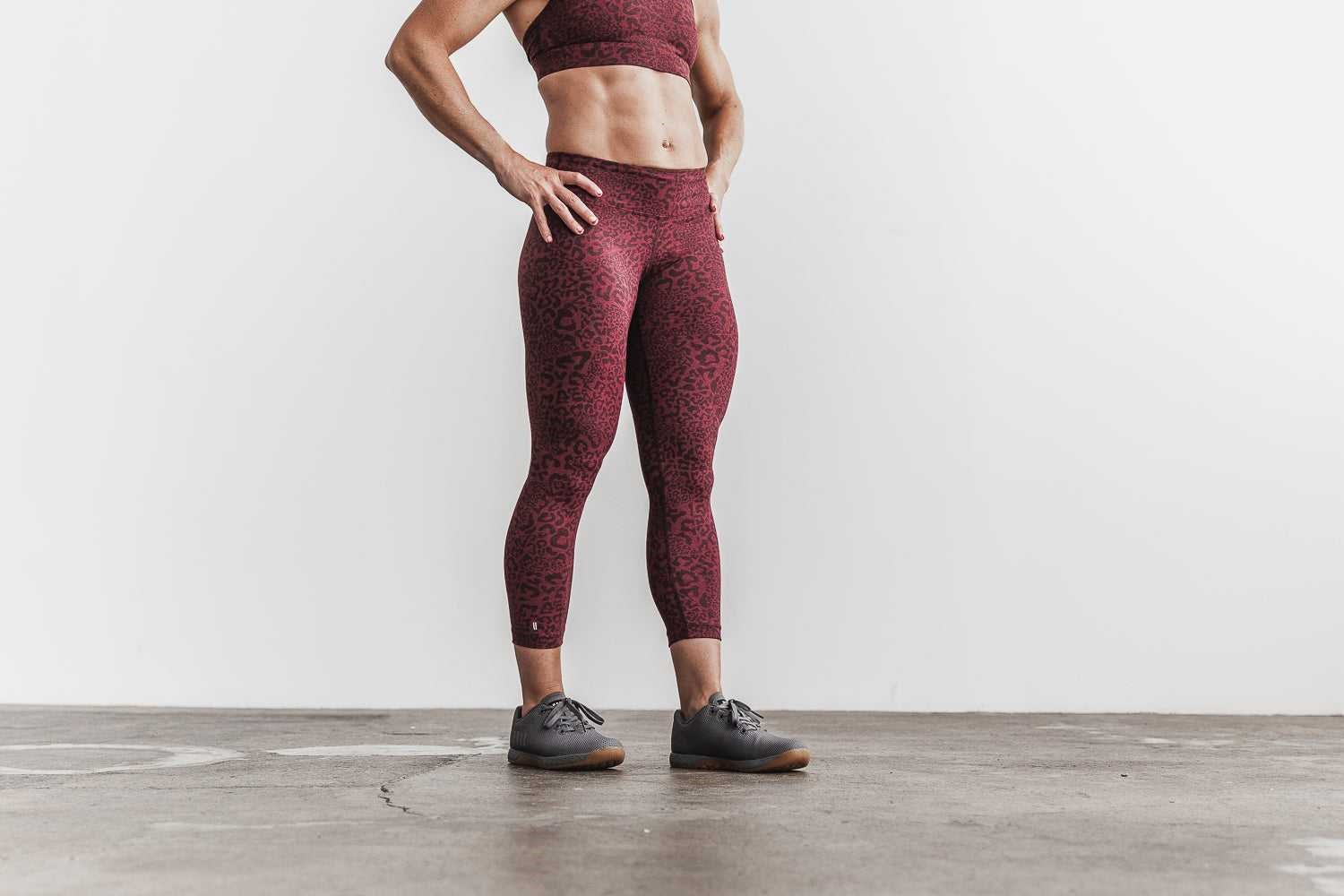 Nobull Mid-Rise Crop (Plush Heather) Bottoms Wine Leopard | 4973-ERGTD