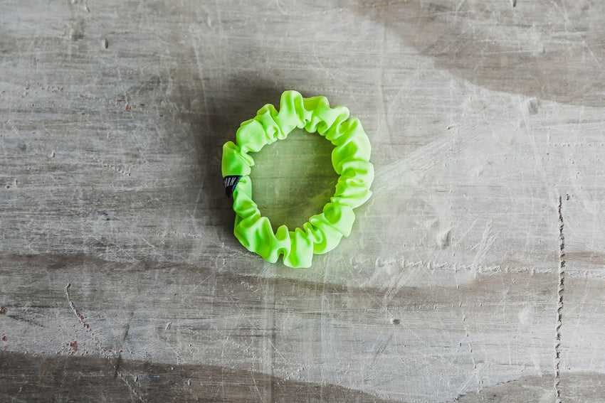 Nobull Scrunchie (Neon) Hats & Hair Accessories Scrunchie | 4061-XWUIH