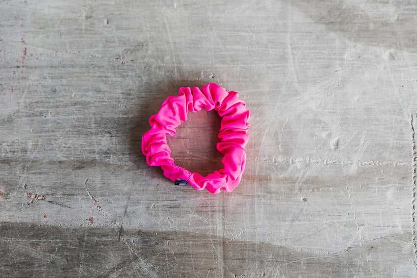 Nobull Scrunchie (Neon) Hats & Hair Accessories Scrunchie | 7956-IVGPX