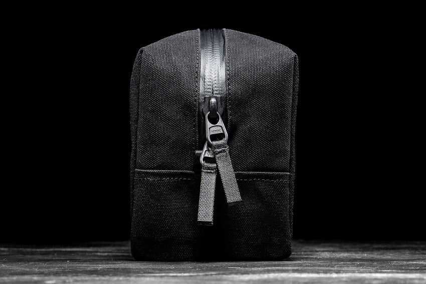 Nobull Waxed Canvas Kit Bag Bags Black | 0423-WNXQK