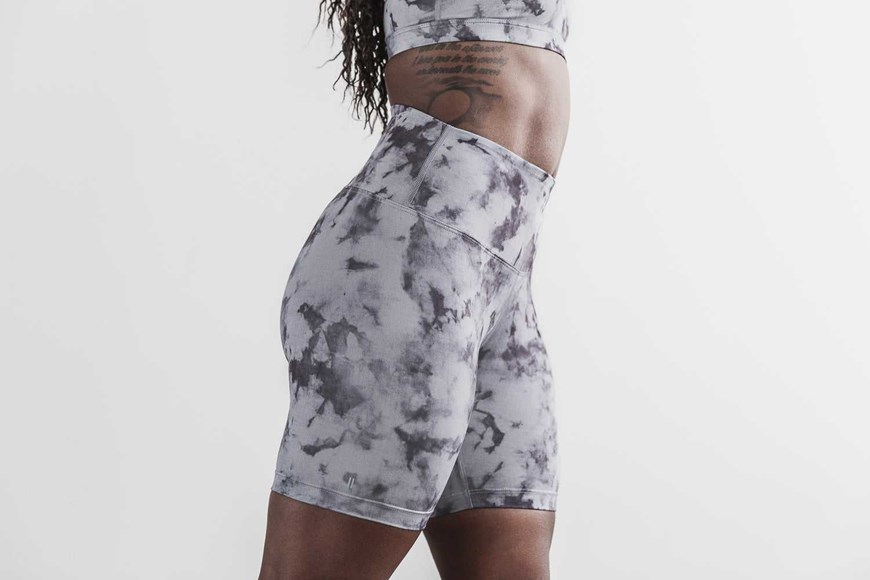 Nobull High-Rise Short 6 inches (Tie-Dye) Bottoms Cloud / Black Tie-Dye | 7956-NUGHY